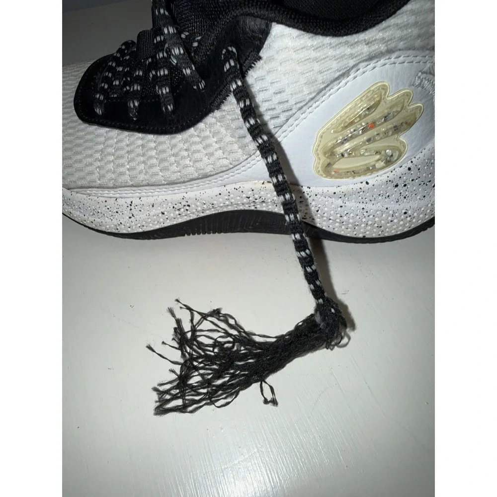 Under Armour Curry 3Z7 (GS) Size 6Y White Black Basketball Shoes 3026623-100‎